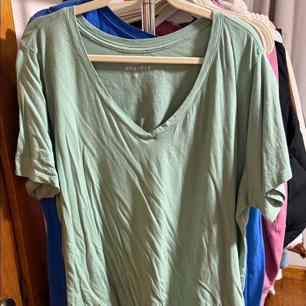 Ava & Viv Women's Mint V-Neck Tee